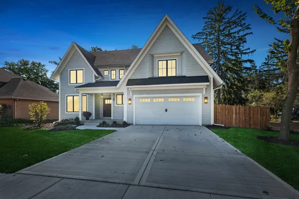 6 W BAUER RD