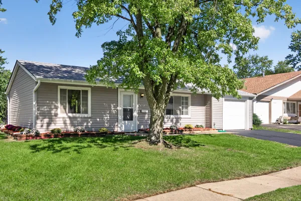 1622 W CELEBRITY CIR
