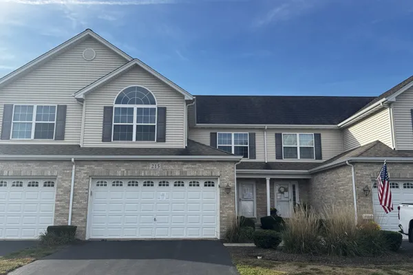 215 GERALDINE CT