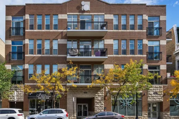 1919 S MICHIGAN AVE 302