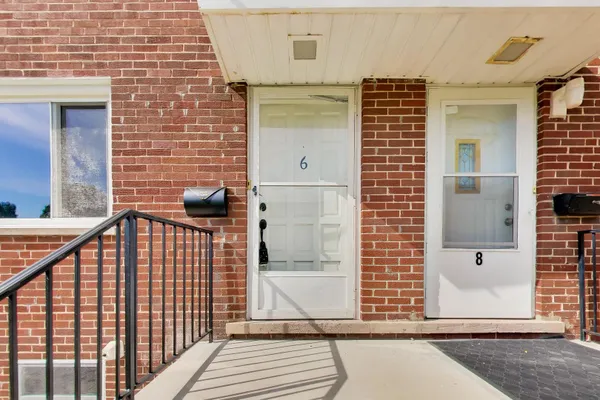 6 E JUDITH ANN DR