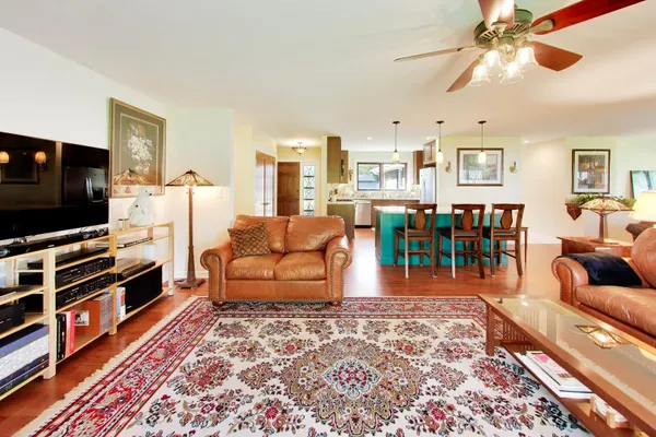 544 FOX GLOVE LN