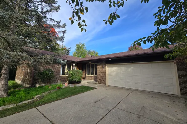 10852 W FAIRBANKS AVE