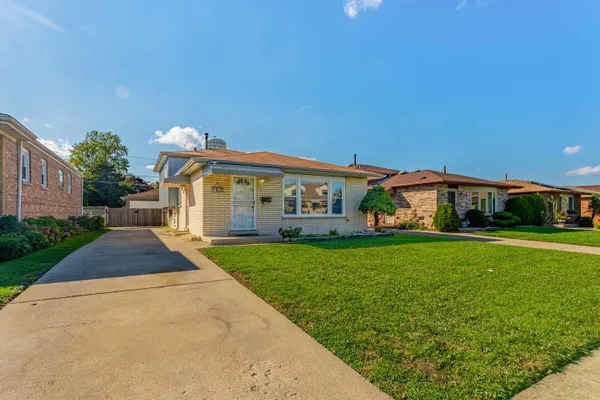 7832 LAMON AVE