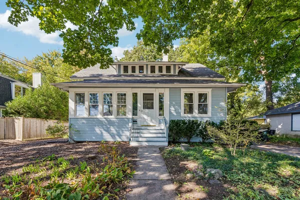 217 PRAIRIE AVE