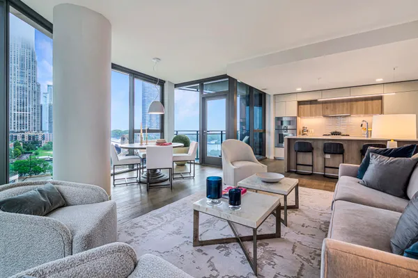 211 N HARBOR DR 3509