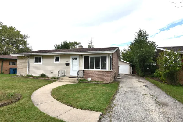 210 E MYRICK AVE