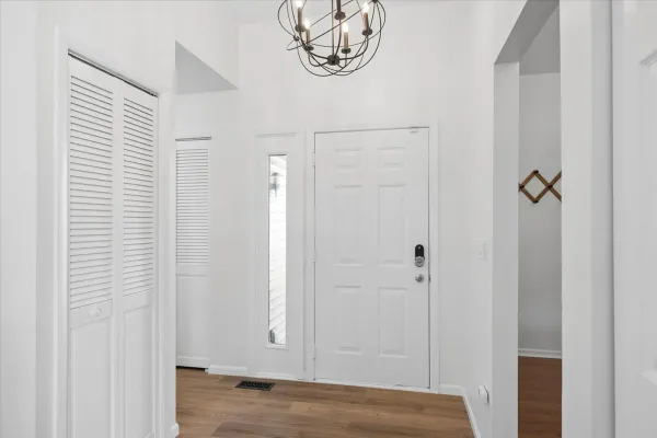 516 LYON DR