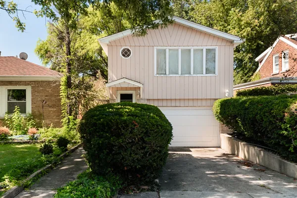 1212 N MAPLE AVE