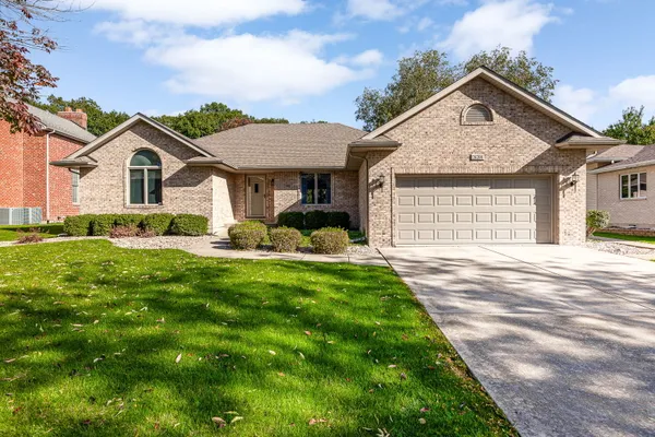 26208 W LAUREN DR