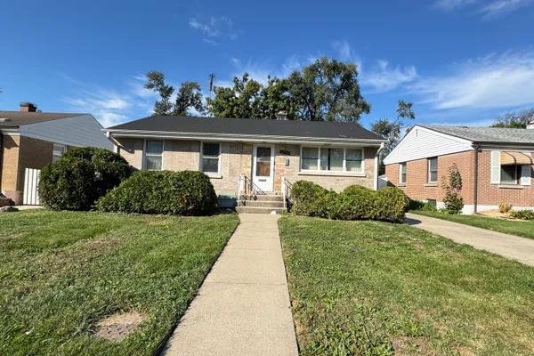 1220 N LIND AVE