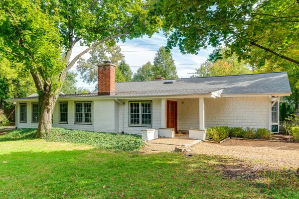 20 W OLD ELM RD