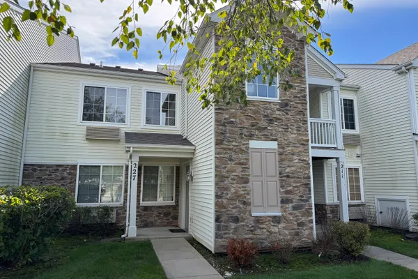 227 SILVERSTONE DR 227