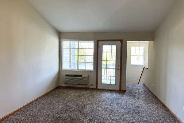 227 SILVERSTONE DR 227