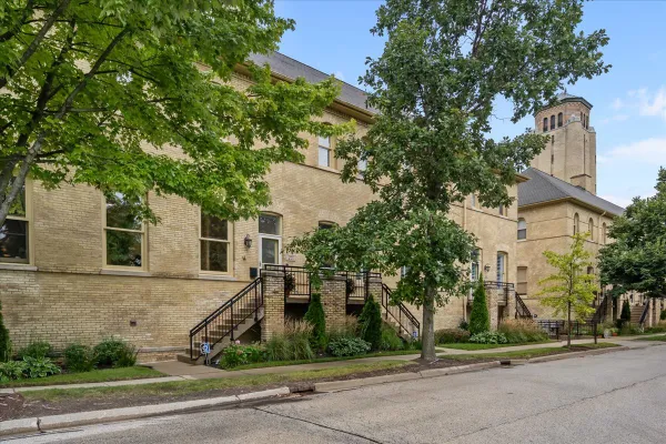 271 WHISTLER RD
