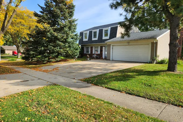 25 EMERSON DR