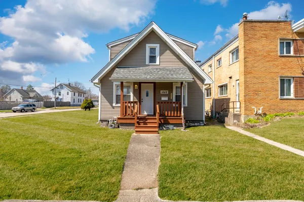1448 HERVEY AVE