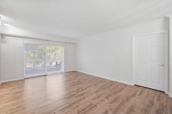 190 N MILWAUKEE AVE 303