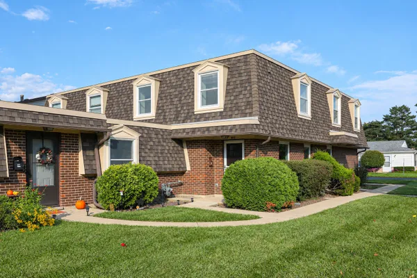 810 GLOUCESTER DR 126