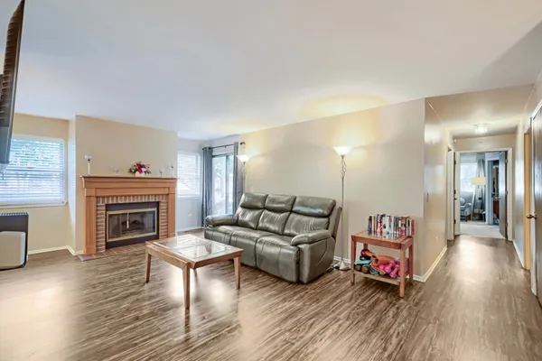 75 LARCH CT Z1