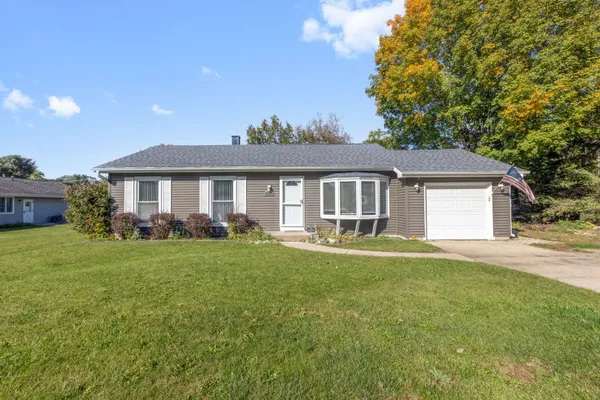2412 W FAIRVIEW LN