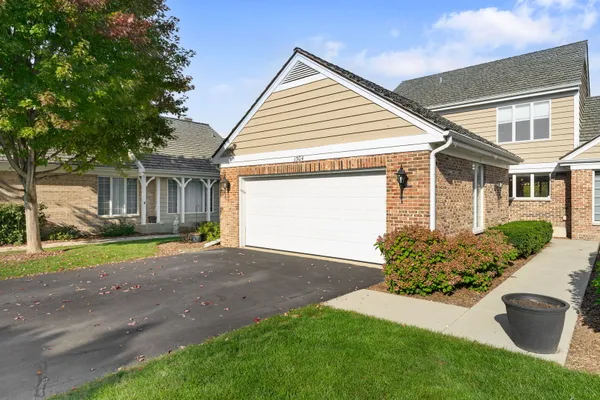 1304 SHIRE CIR 4