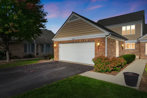 1304 SHIRE CIR 4