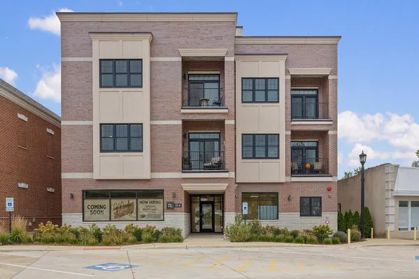 514 HILLGROVE AVE 201
