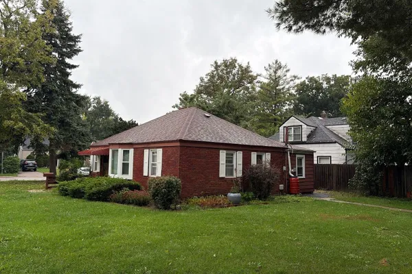 2711 WESTBROOK DR
