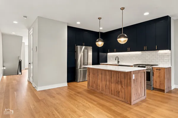 2448 W DIVERSEY AVE 1