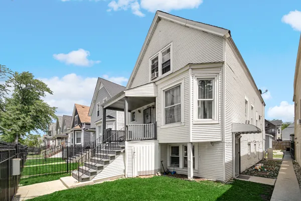 2213 N KILDARE AVE