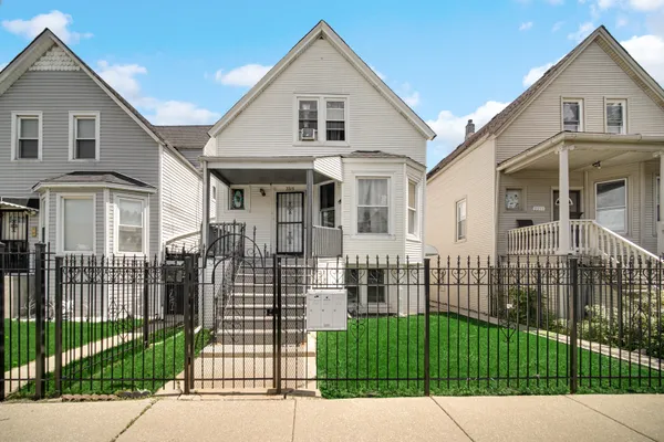 2213 N KILDARE AVE