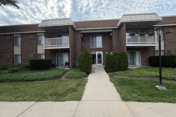 500 N WILKE RD 206