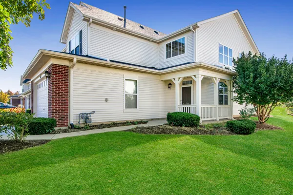 483 DANCER LN