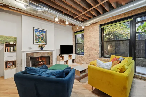 226 N CLINTON ST 101