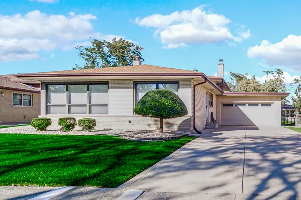 1400 E LYNN CT