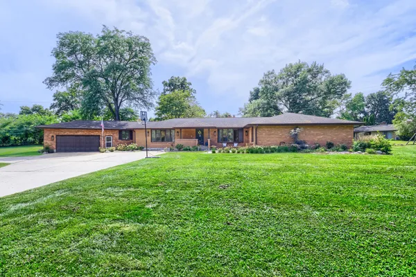 1803 PAULA CT