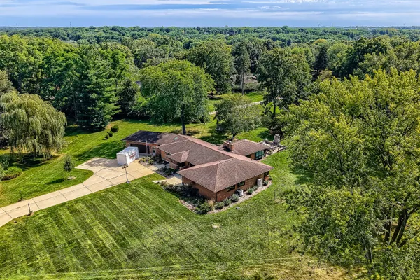 1803 PAULA CT