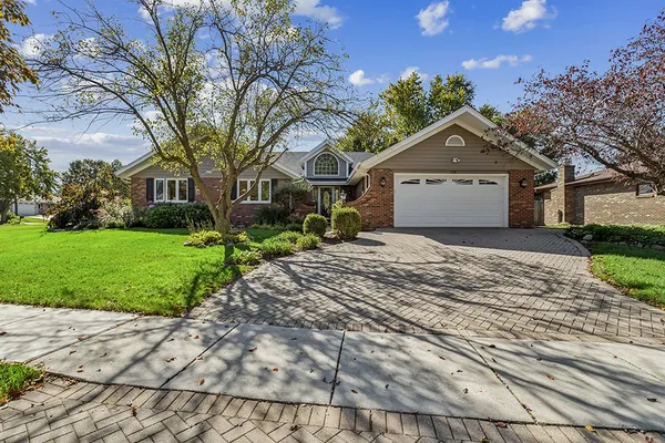 1241 ILLINI DR