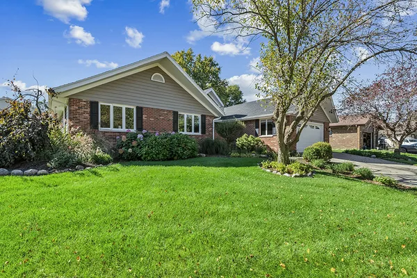 1241 ILLINI DR