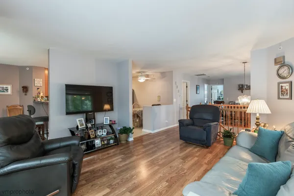 190 LUCERNE CT