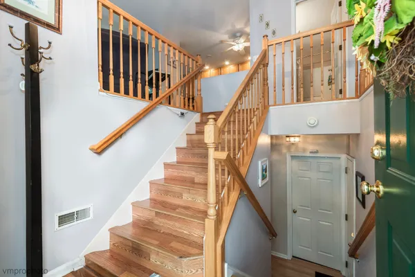 190 LUCERNE CT