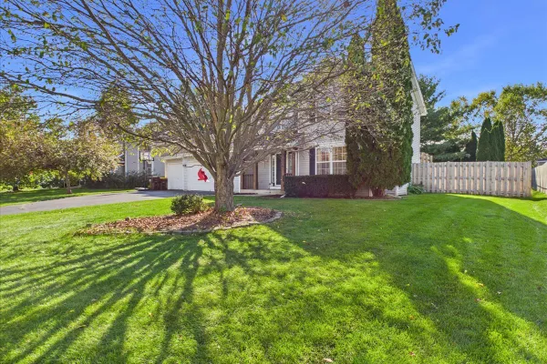 1880 BROADMOOR RD