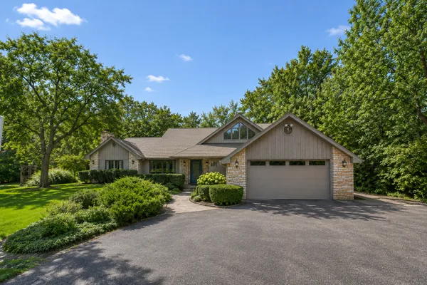 1543 N SAINT MARYS RD