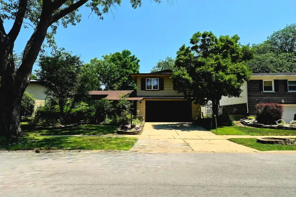 411 N ILLINOIS AVE