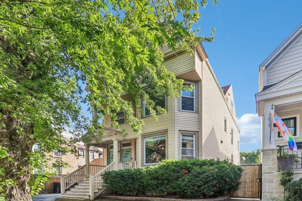 3643 N HOYNE AVE 2