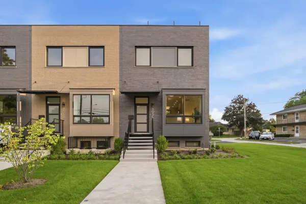 105 PRAIRIE AVE 105C