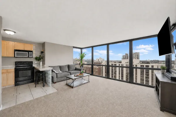 1122 N CLARK ST 2202