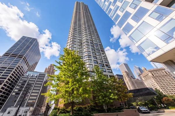 405 N WABASH AVE 4004