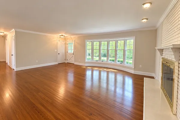 1415 BURR OAK DR